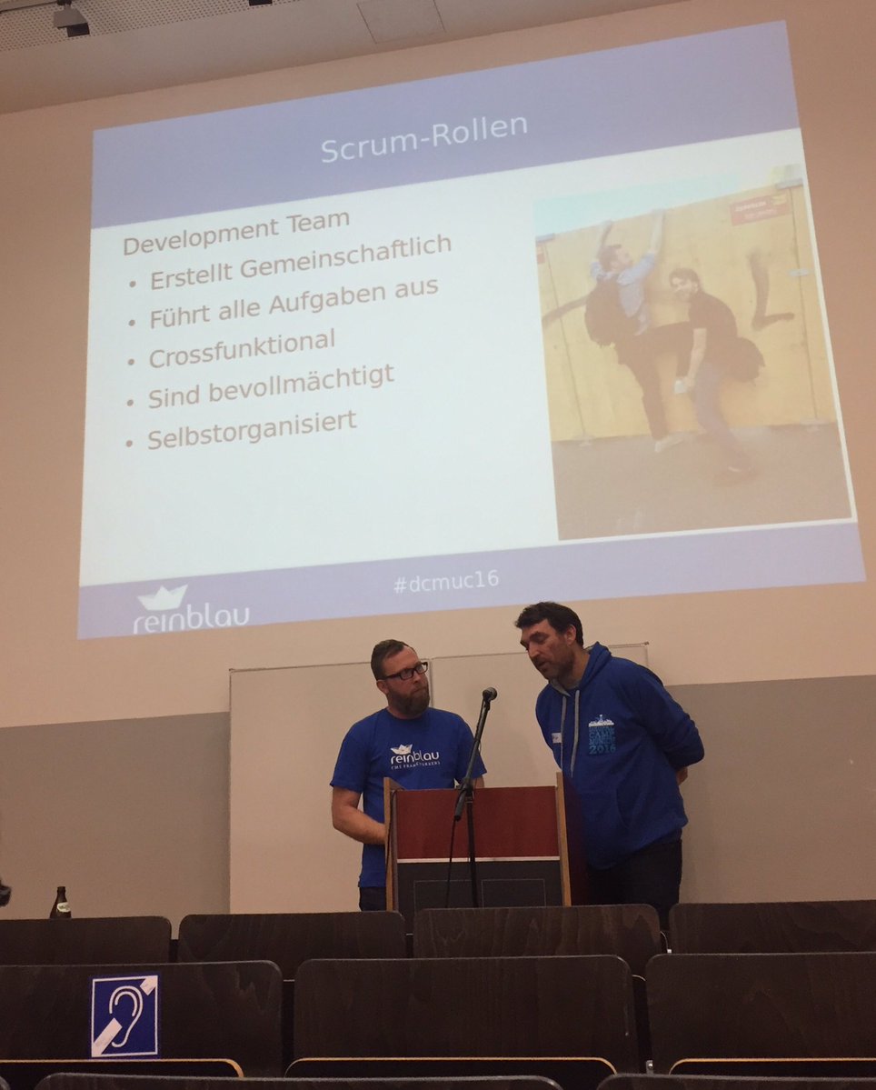 Folie Scrum-Rolle Development Team, Roger Pfaff und Florian Latzel präsentieren Eine Einführung in Scrum